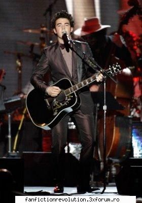 Poze - MusiCares Honoring Neil Diamond 2009-Spectacol - Kevin