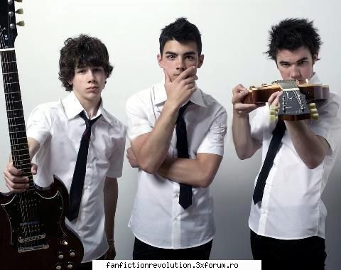 Poze cu cei trei frati!! - ingerulbun - jonas Brothers