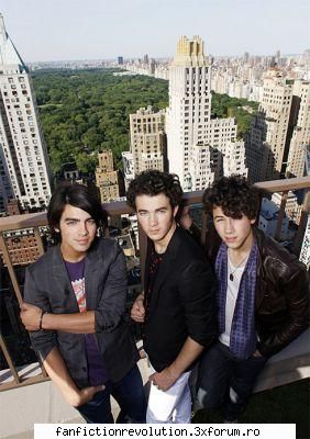 Poze cu cei trei frati!! - ingerulbun - jonas Brothers