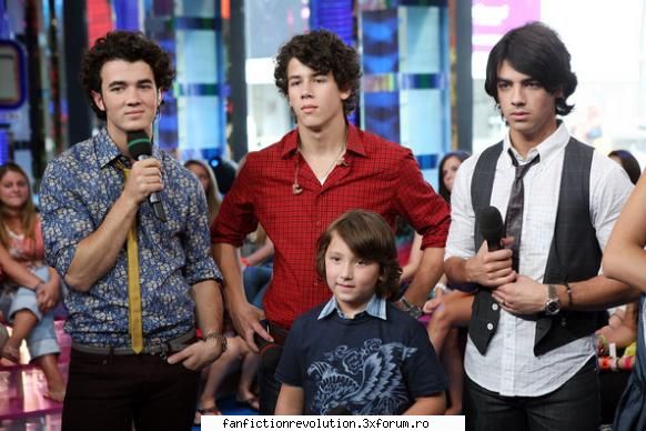 Poze cu cei trei frati!! - ingerulbun - jonas Brothers