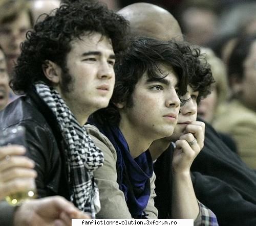 Poze cu cei trei frati!! - ingerulbun - jonas Brothers