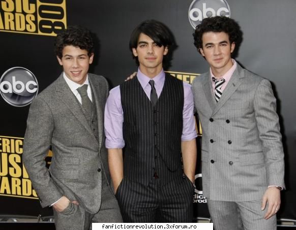 noutati despre jb - mah,yo din ctae stiu Jb au castigat la American - Kevin